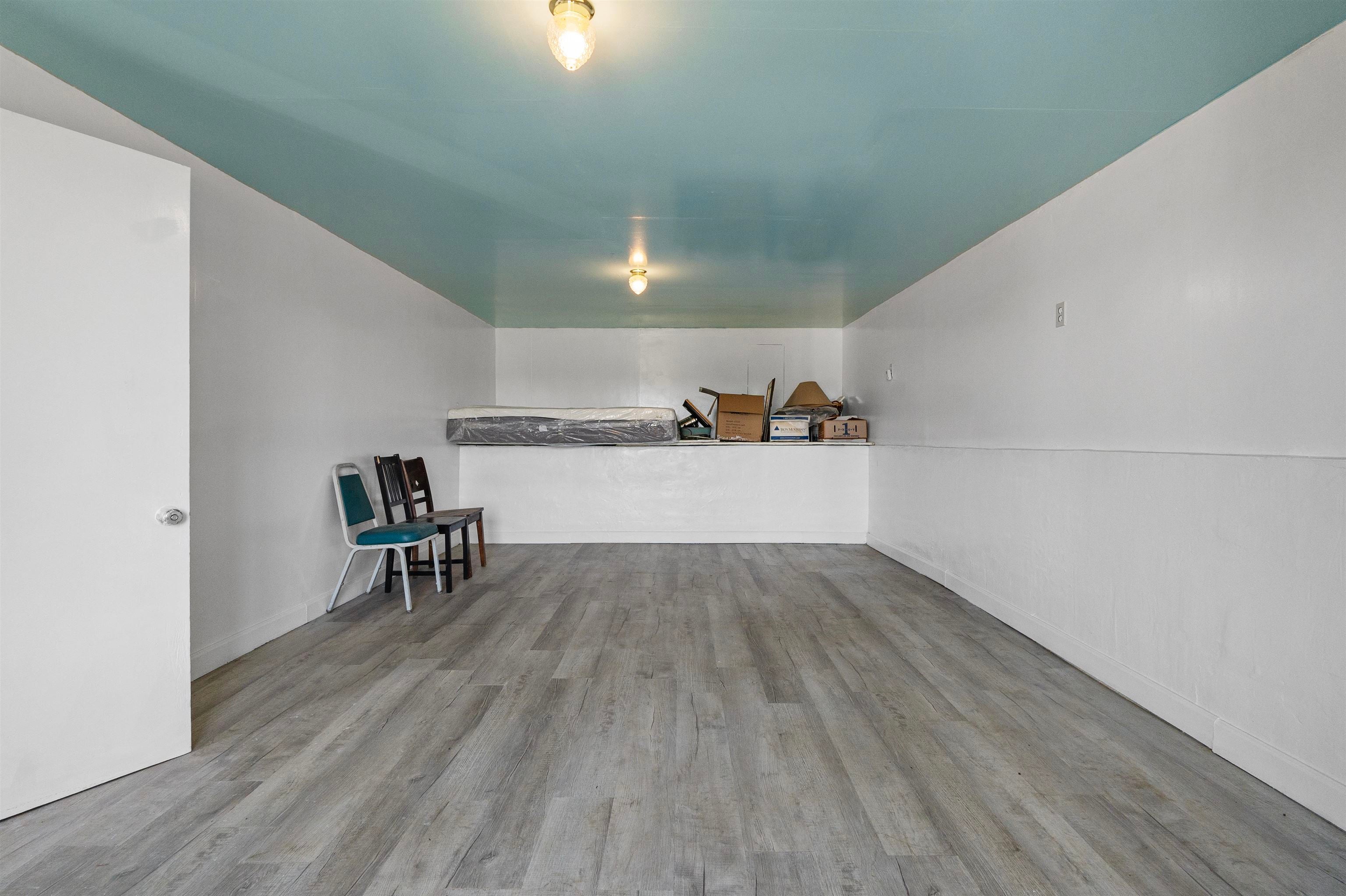 3800 Kings Valley Road