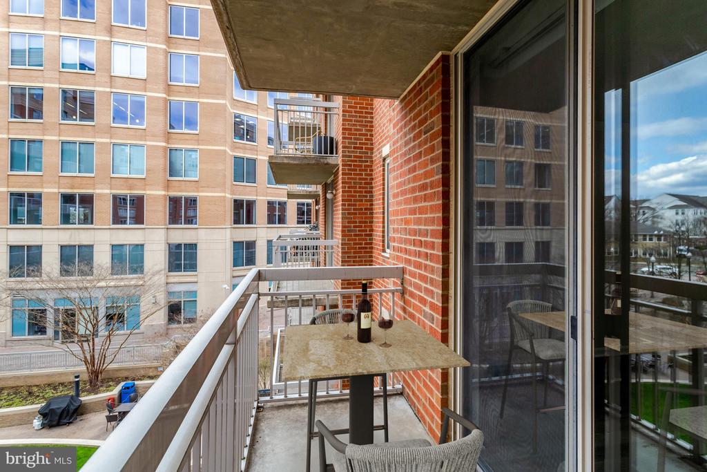 3830 9TH STREET N Unit: 405W