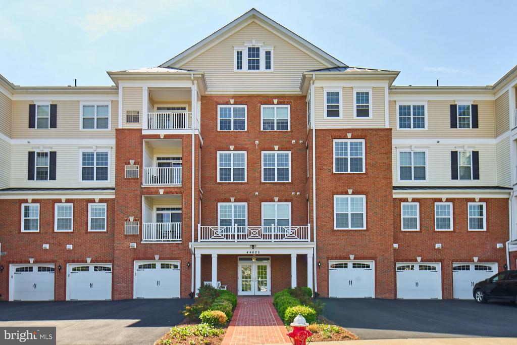44605 York Crest Ter #403
