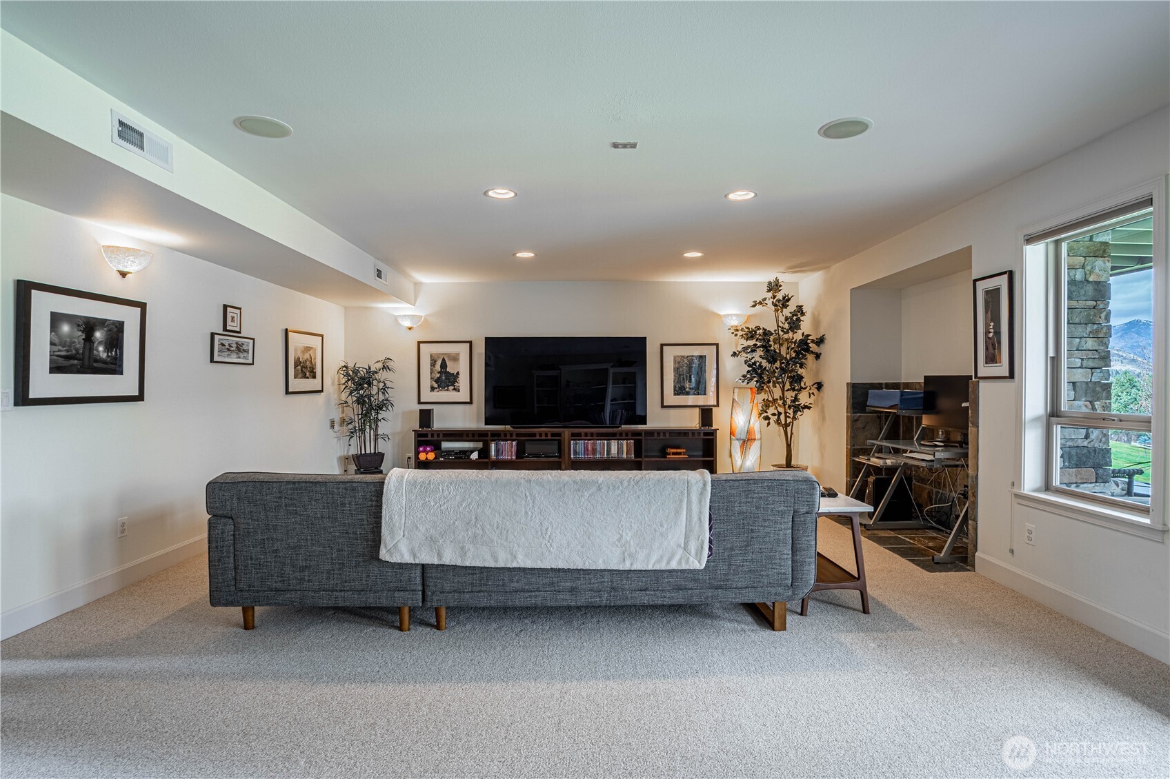 720 Loop Avenue