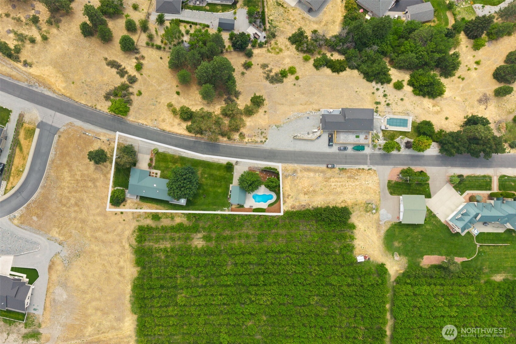 820 Summit Boulevard