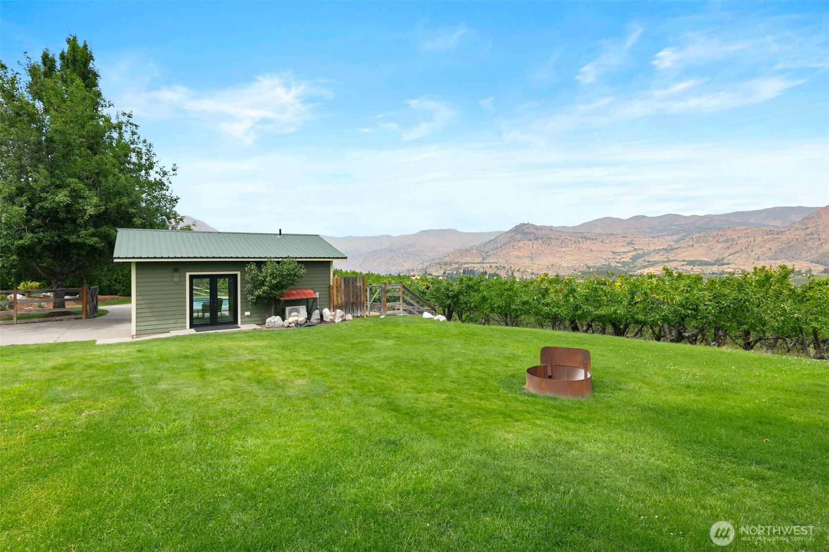 820 Summit Boulevard