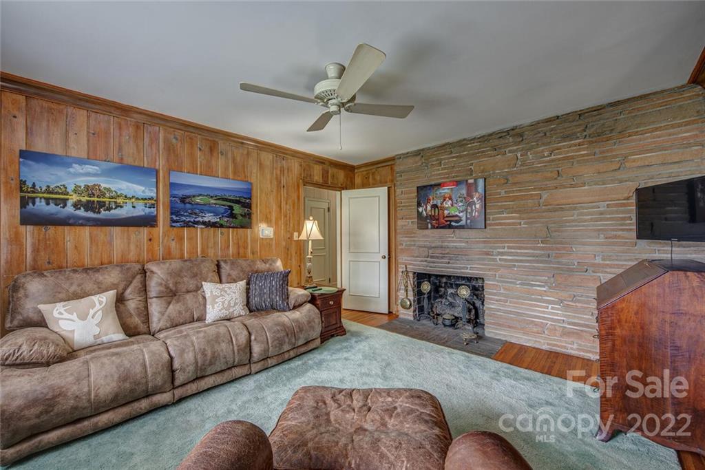 1507 Fairfield Drive
