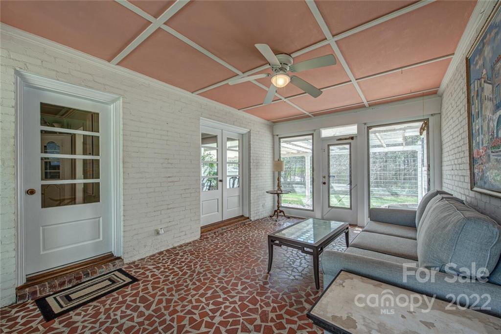 1507 Fairfield Drive