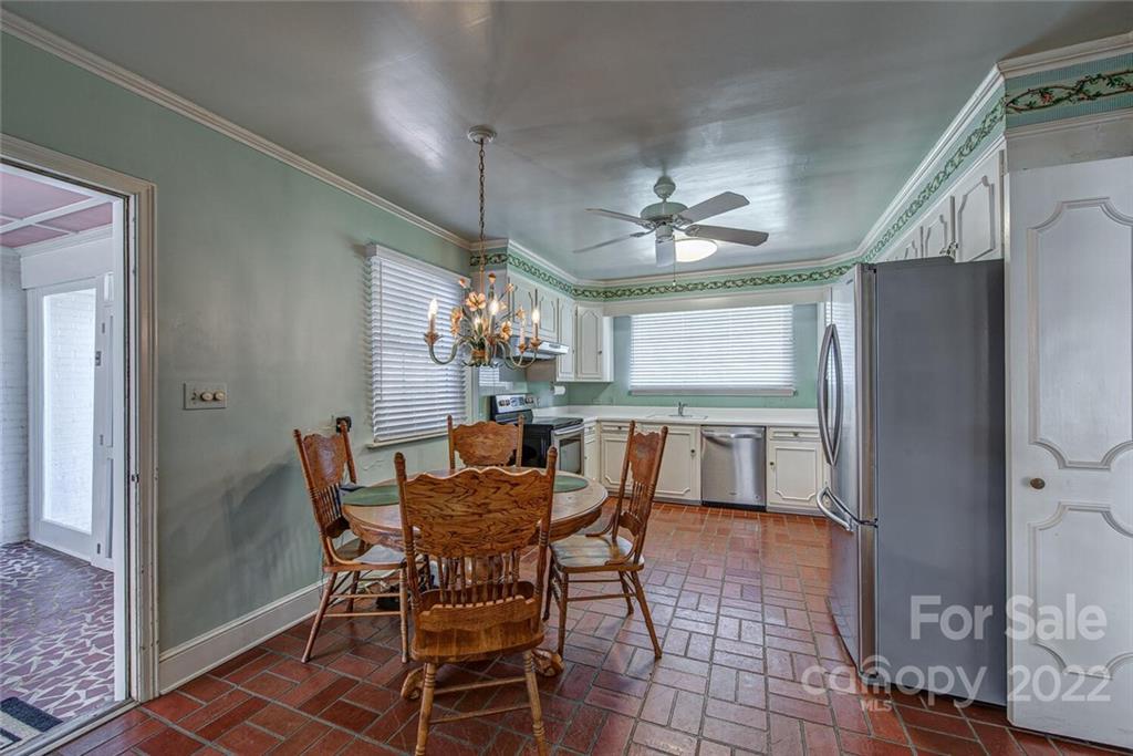 1507 Fairfield Drive