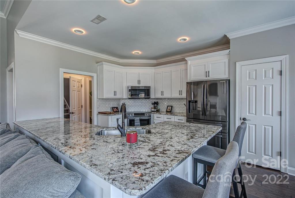 5203 Featherstone Court