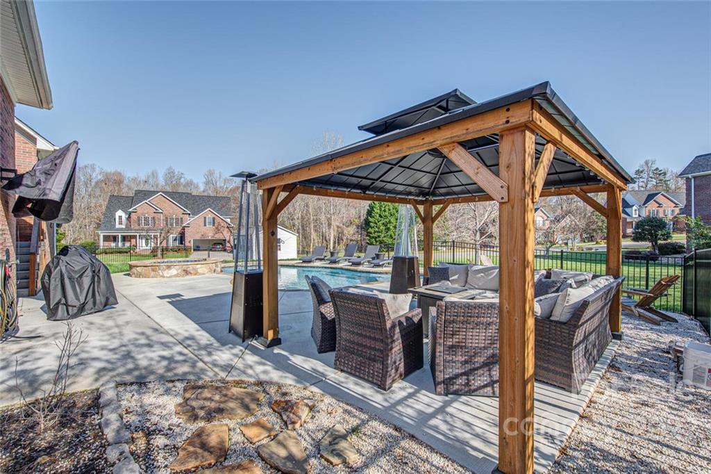 5203 Featherstone Court