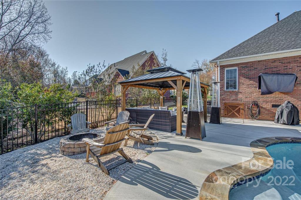5203 Featherstone Court