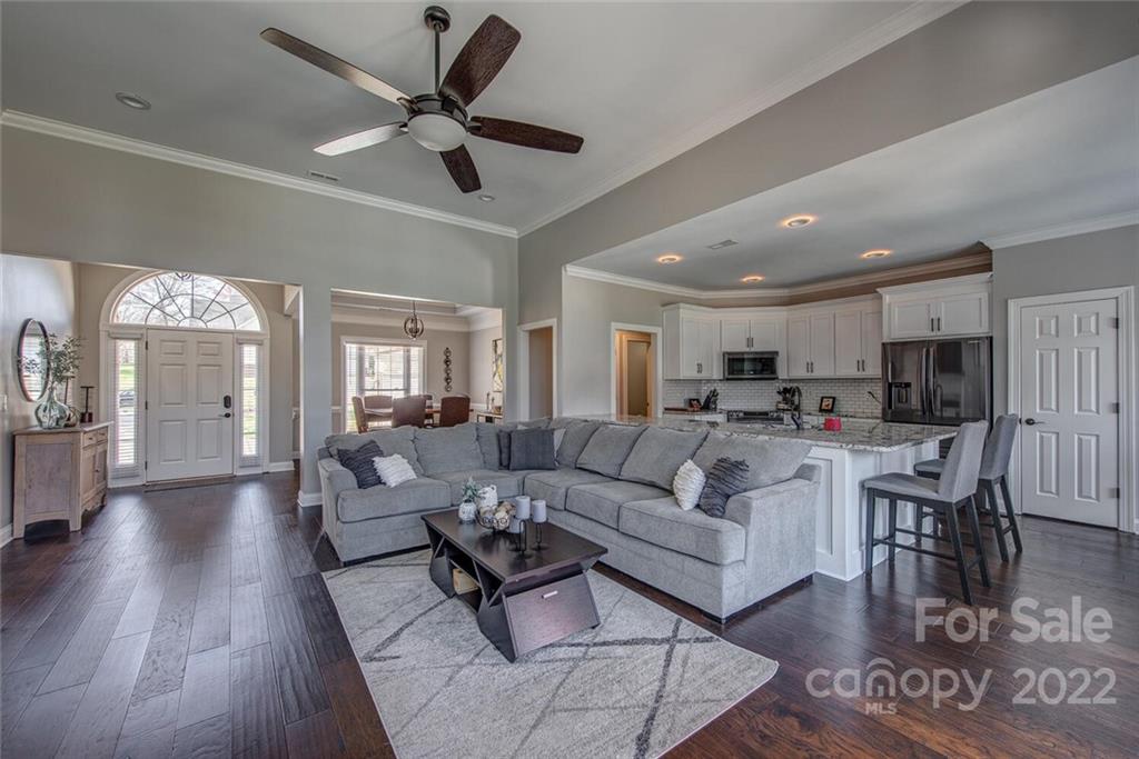 5203 Featherstone Court