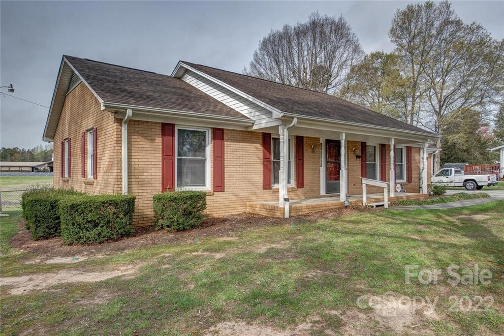 1542 Rolling Meadow Lane