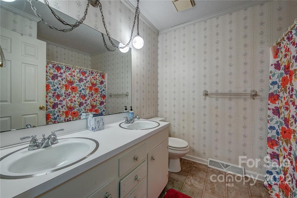 1542 Rolling Meadow Lane