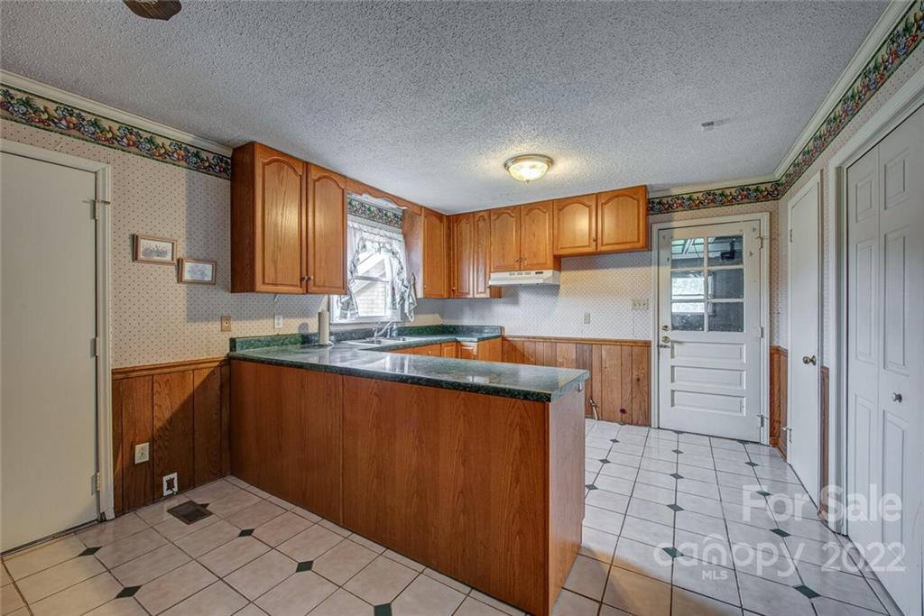 1542 Rolling Meadow Lane