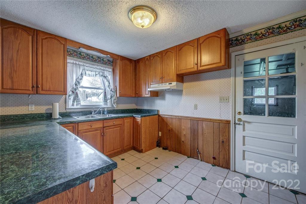 1542 Rolling Meadow Lane