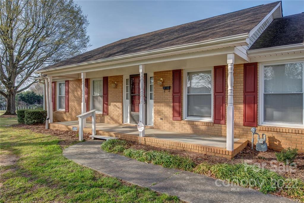 1542 Rolling Meadow Lane