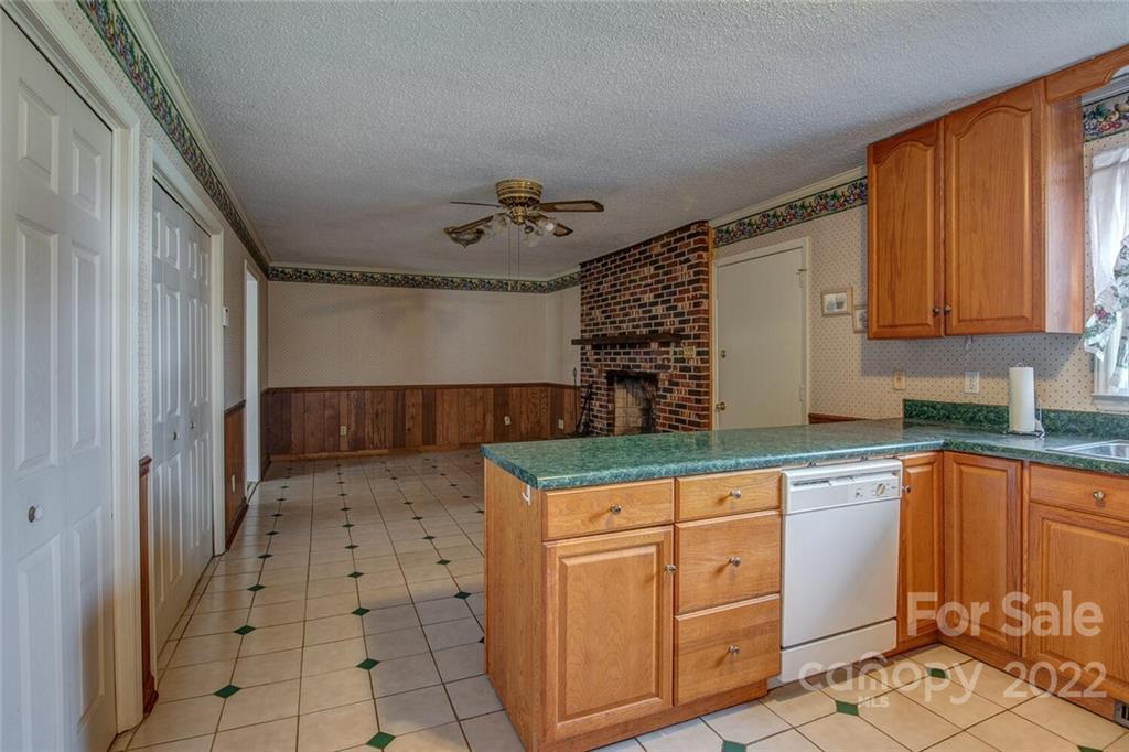 1542 Rolling Meadow Lane