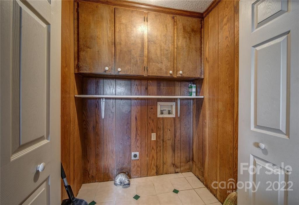 1542 Rolling Meadow Lane