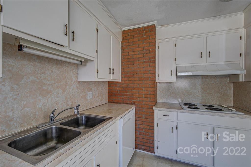 121 Airport Road Unit: 0