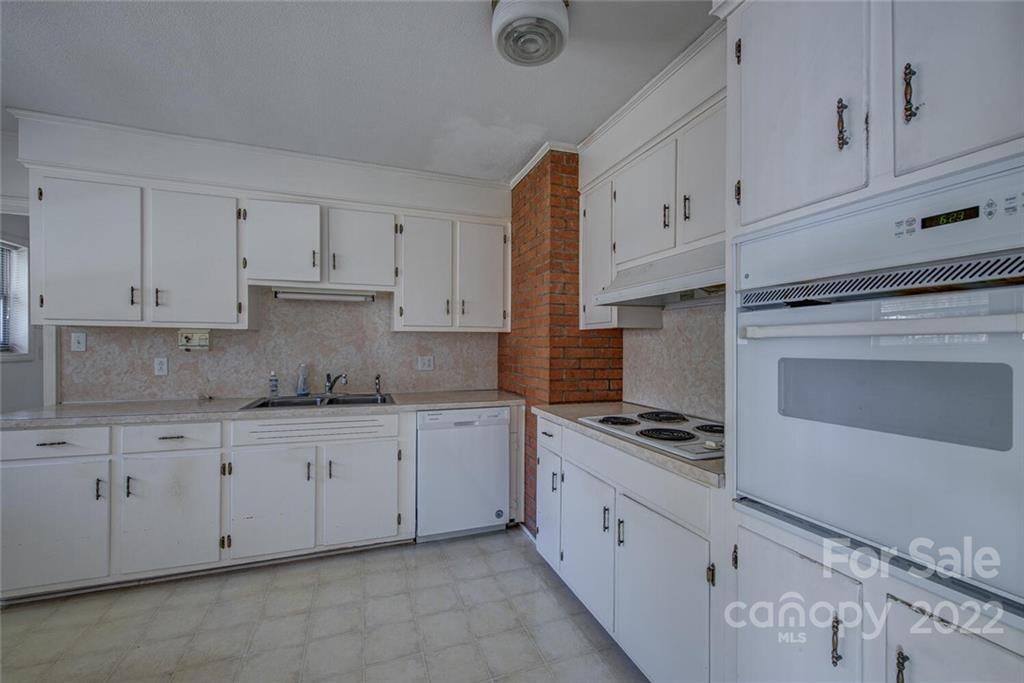 121 Airport Road Unit: 0