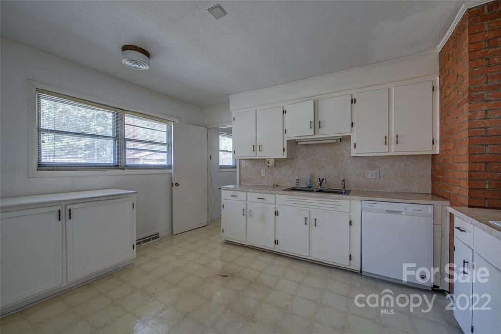 121 Airport Road Unit: 0