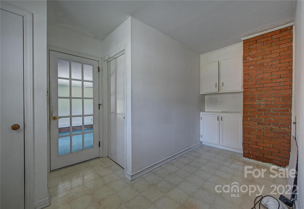 121 Airport Road Unit: 0