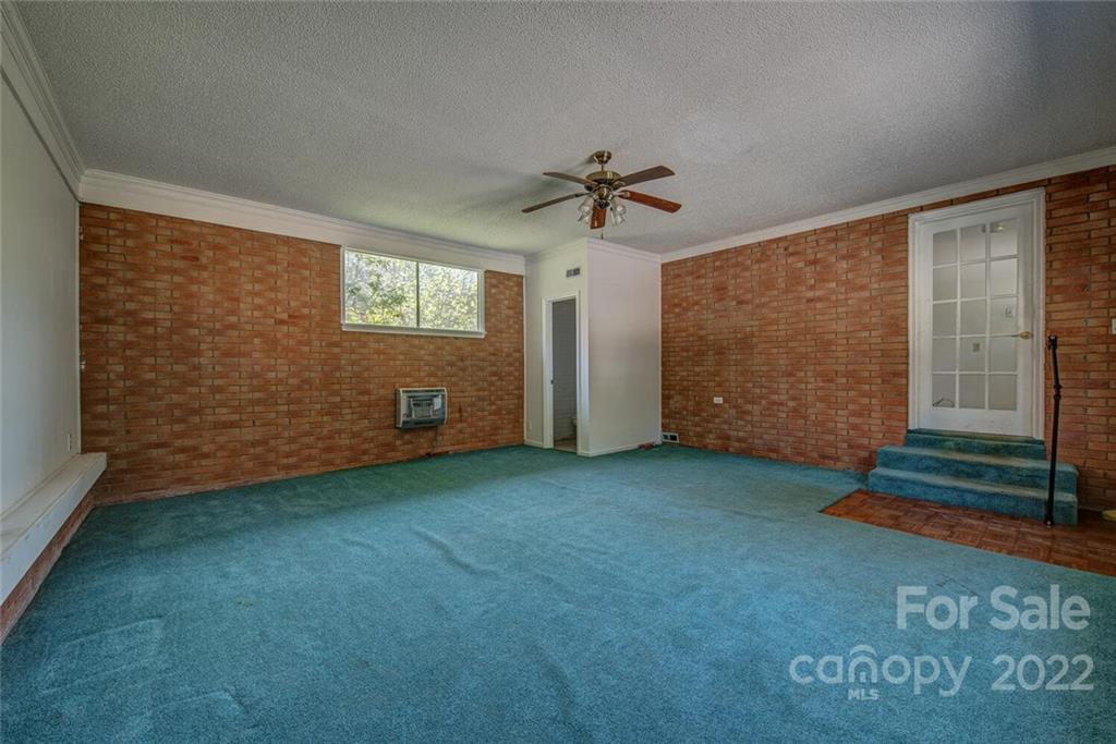 121 Airport Road Unit: 0