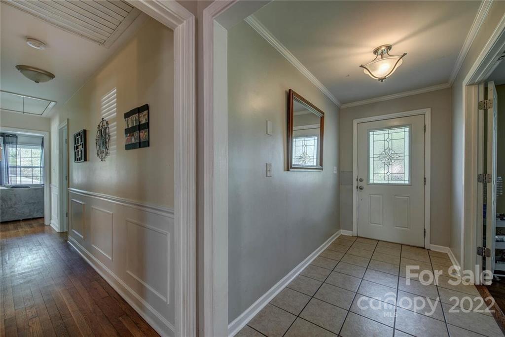 3808 Edgewater Road