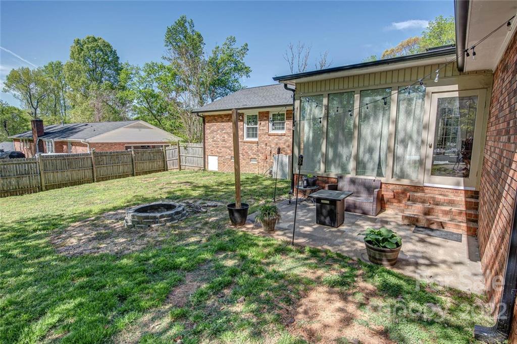 3808 Edgewater Road