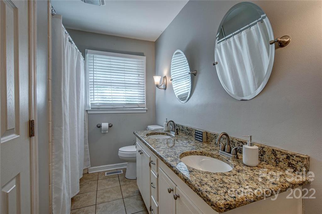 3808 Edgewater Road