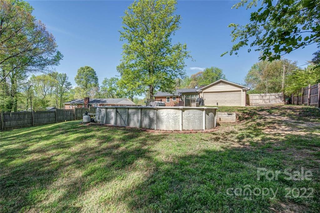 3808 Edgewater Road