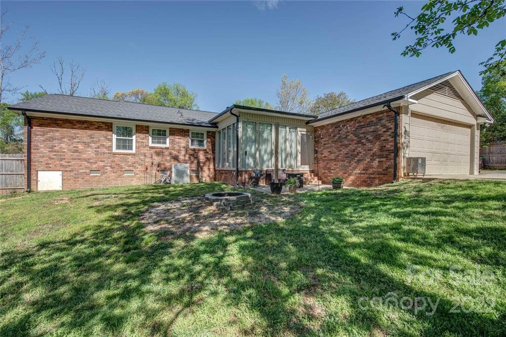 3808 Edgewater Road