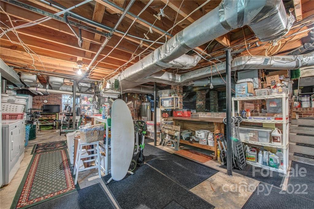 512 W 4th Avenue