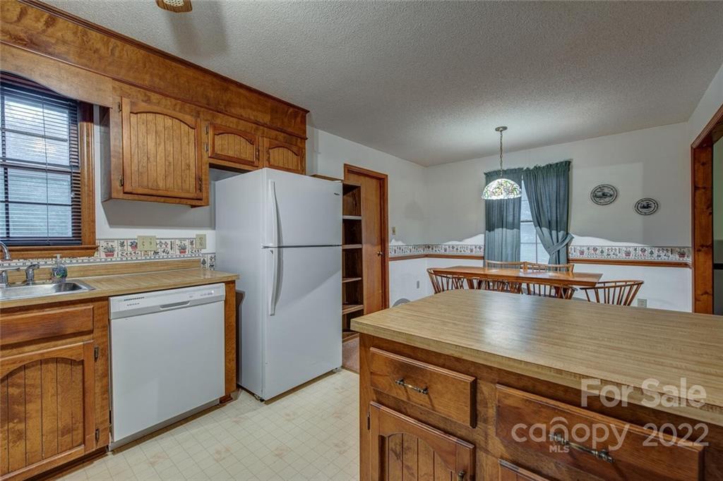 4725 Country Meadows Drive