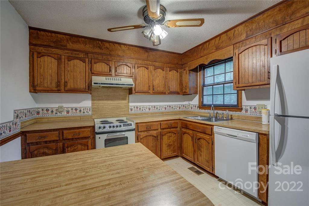 4725 Country Meadows Drive