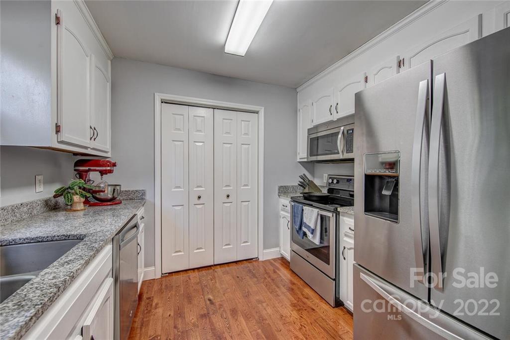 2330 Autumnwood Trail