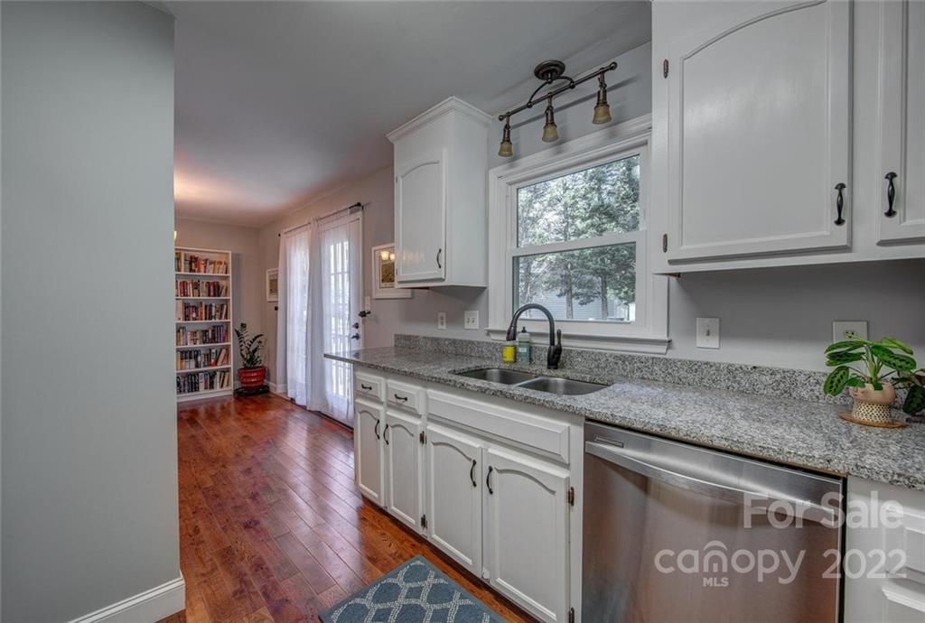 2330 Autumnwood Trail