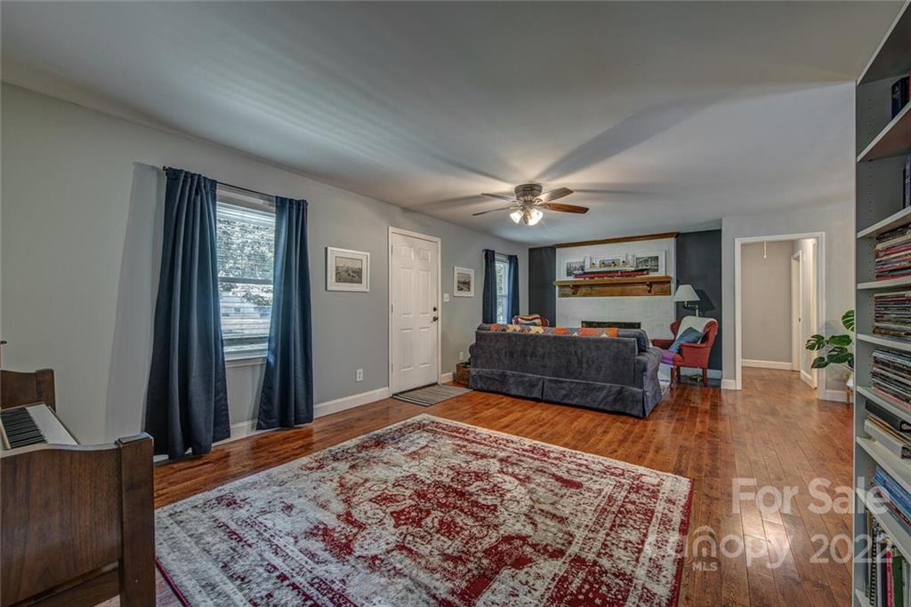2330 Autumnwood Trail