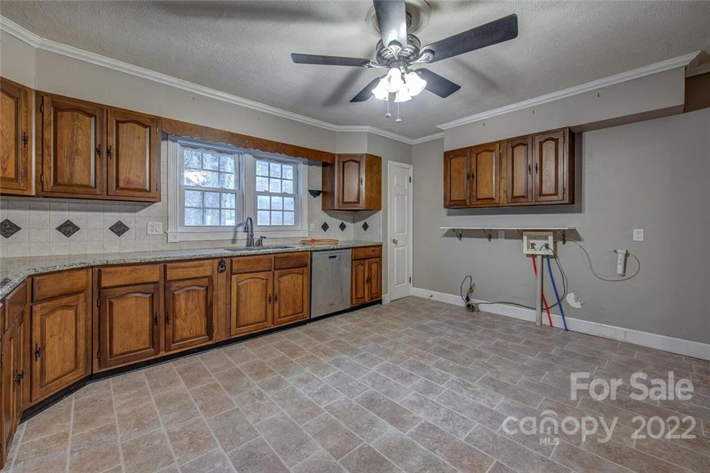 2114 Linwood Road