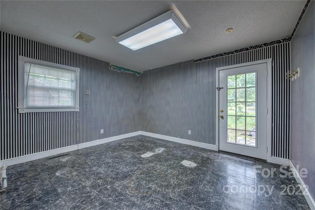 2114 Linwood Road