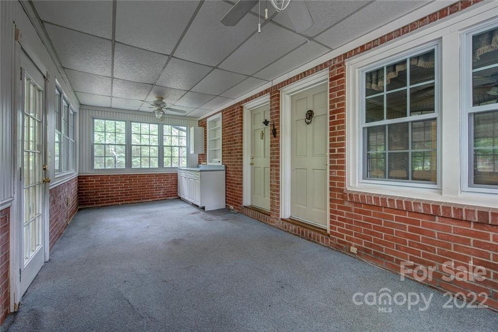 2114 Linwood Road