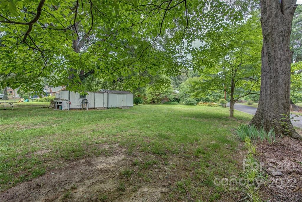 2114 Linwood Road