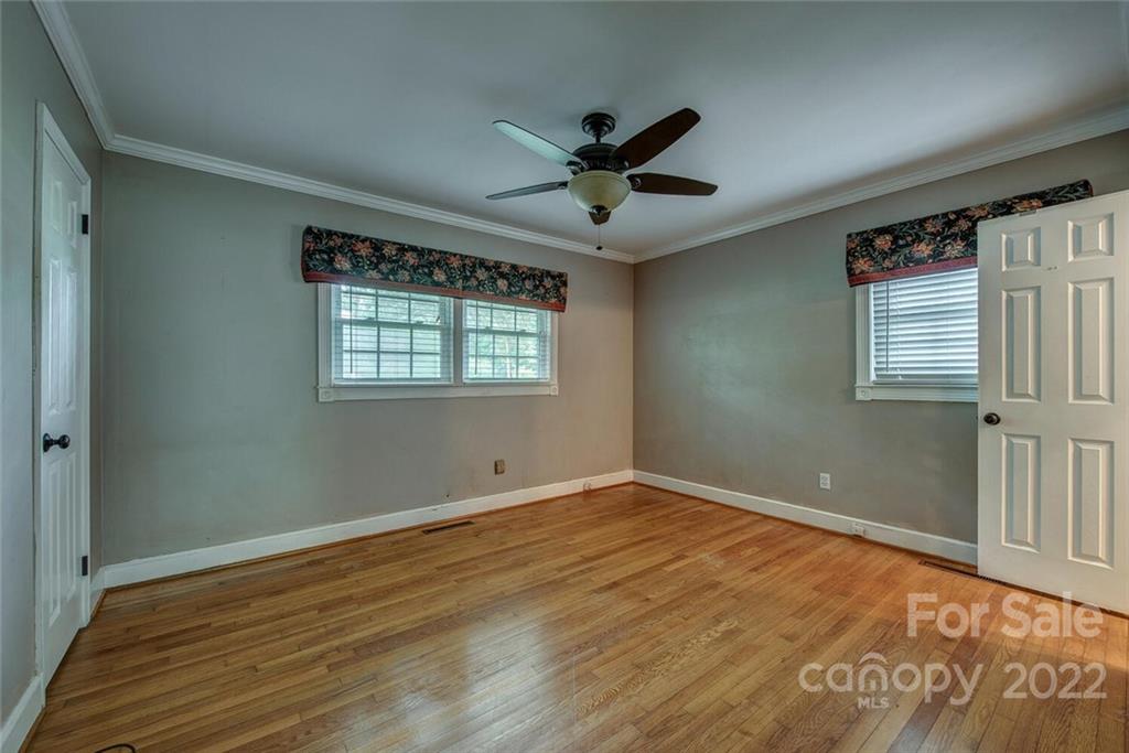 2114 Linwood Road