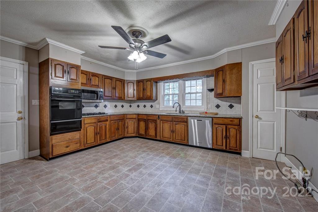 2114 Linwood Road
