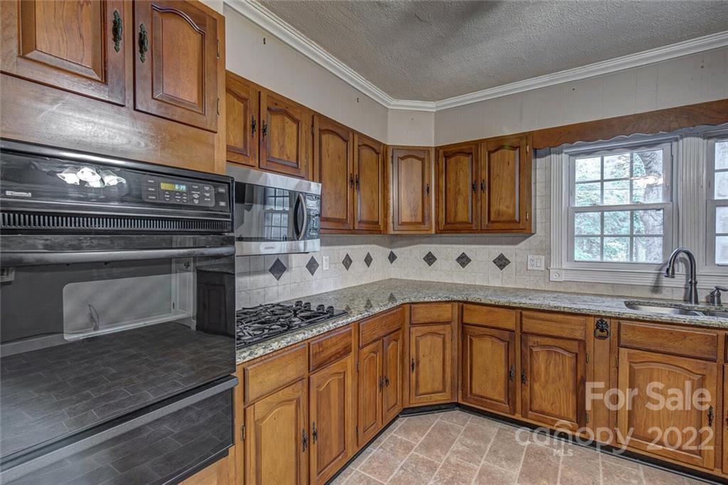 2114 Linwood Road