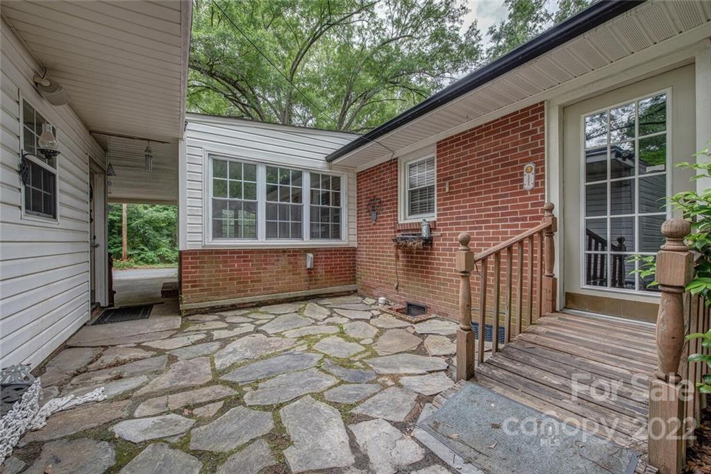 2114 Linwood Road