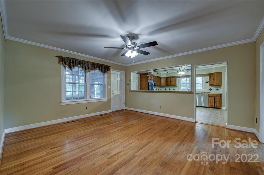 2114 Linwood Road