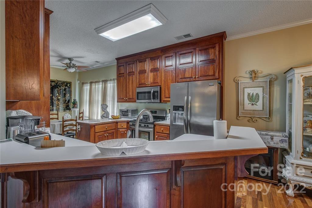2122 Pinefield Court