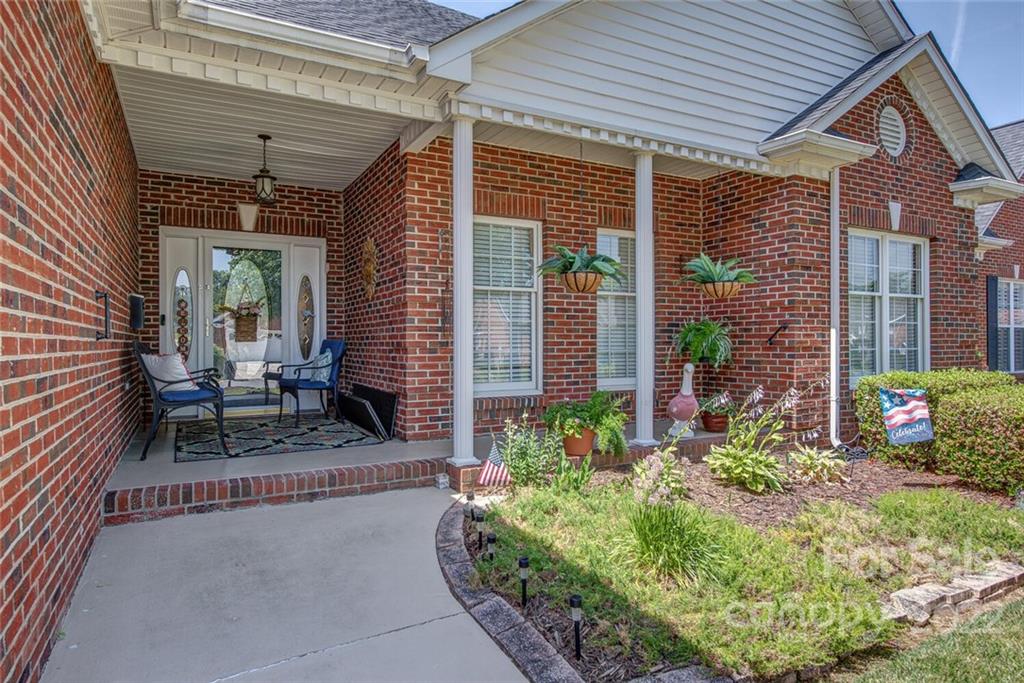 2122 Pinefield Court