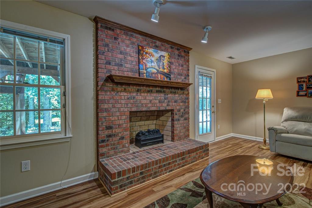 2349 Maria Lynn Court