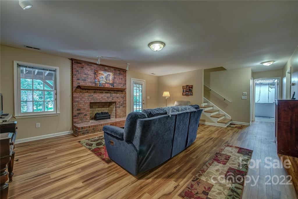 2349 Maria Lynn Court