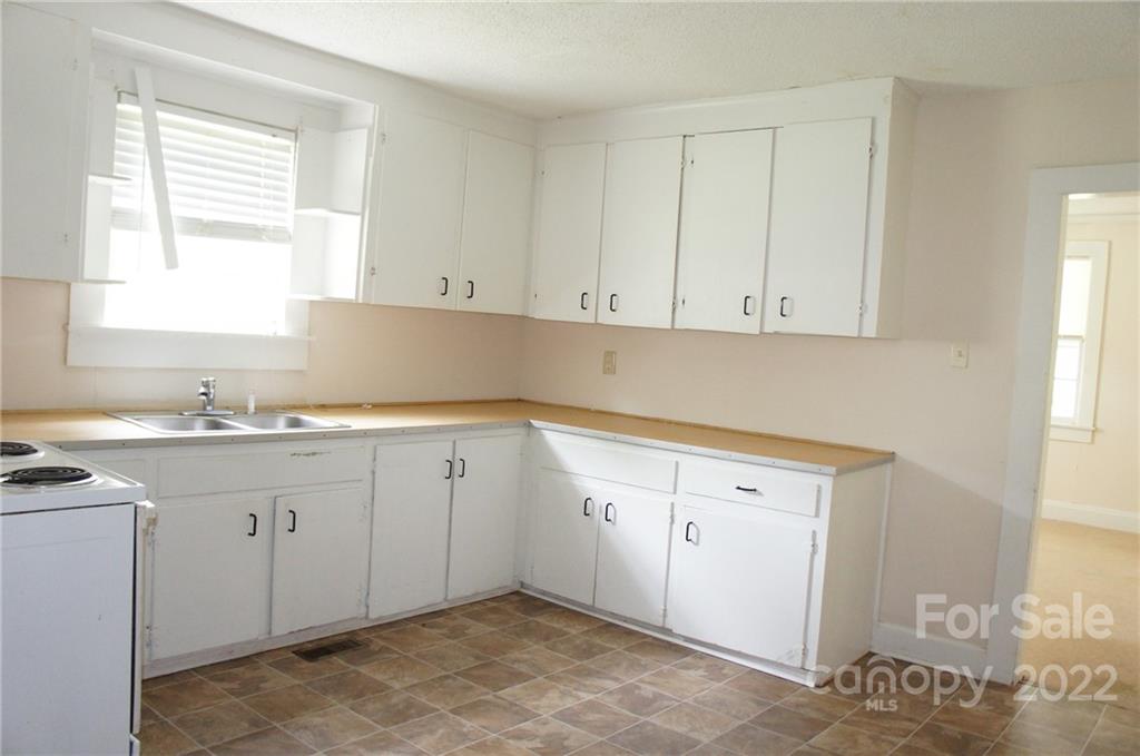 109 & 111 S Oak Street